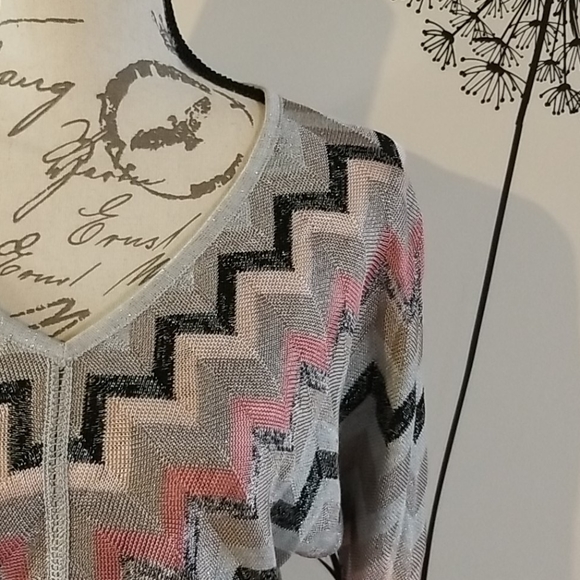 V Neck Shimmer Sweater - Picture 2 of 3